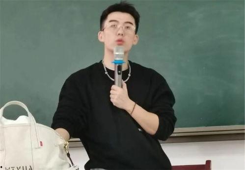 男明星网红帅气图文图片,揭秘男明星网红的帅气瞬间