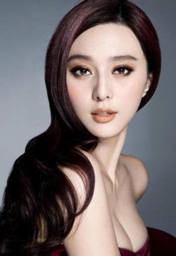 女明星网红杨幂资料,从影视明星到网红，多面才华的娱乐圈女王