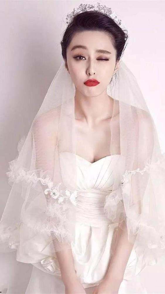 明星网红结婚穿着图片女,新娘穿搭惊艳全场