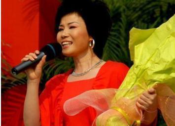 采星明星网红是谁,她是如何成为网络红人的？