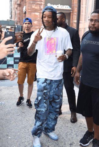 明星网红上脚星星鞋,明星网红演绎星星鞋时尚风采