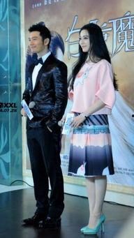 女明星网红裙子掉落图片