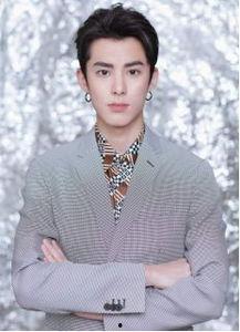 今日吃瓜王鹤棣微博