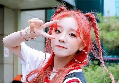 哪个明星网红染绿色头发,揭秘染绿头发的明星网红潮流”