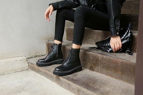 明星网红马丁靴图片女士,马丁靴女士风采展示