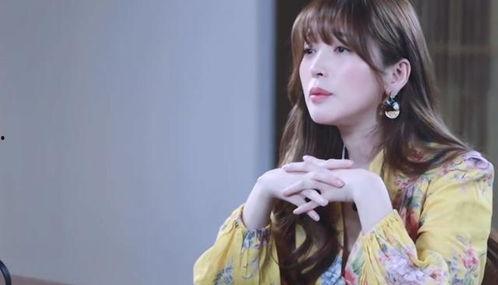 模仿明星网红走街的人